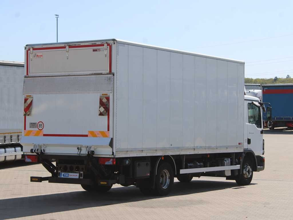 MAN TGL 12.220, HYDRAULIC FRONT, EURO 6 - Box truck: picture 3 MAN TGL 12.220, HYDRAULIC FRONT, EURO 6 - Box truck: picture 3