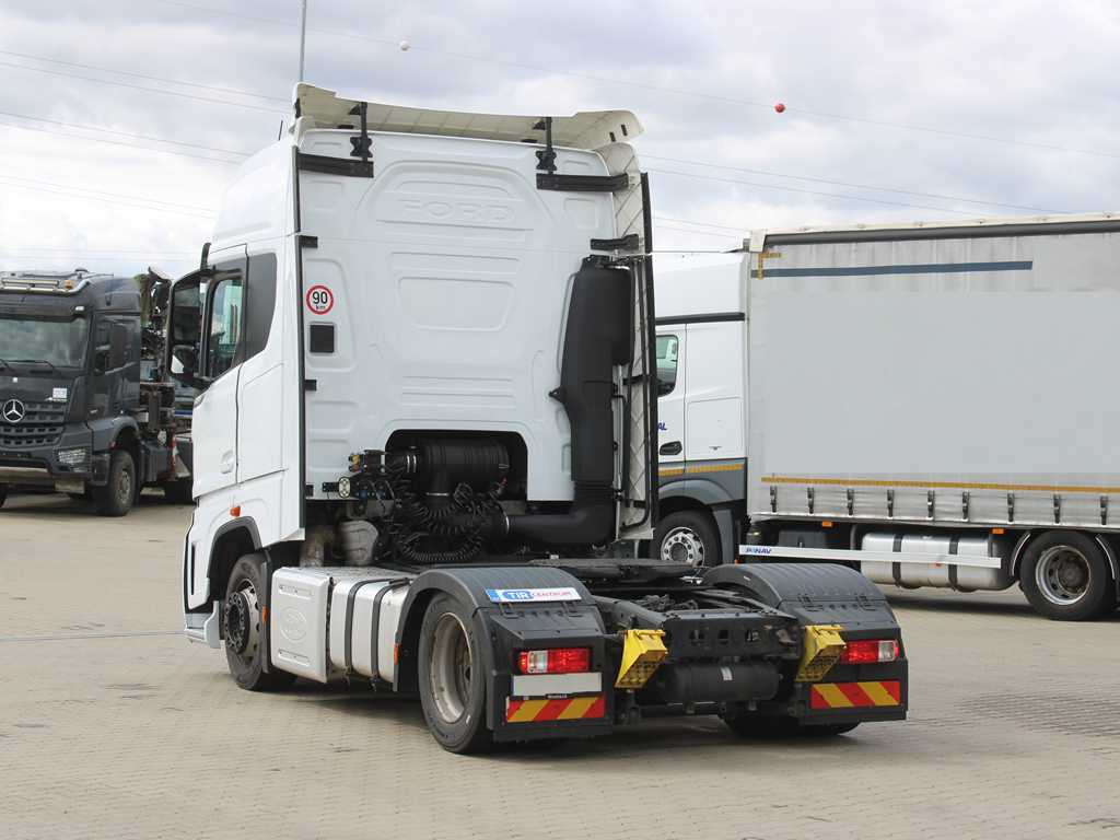 Ford F-MAX LL 12S, EURO 6, LOWDECK, NAVIGATION, INDEPENDENT AIR CONDITIONING - Tractor unit: picture 5 Ford F-MAX LL 12S, EURO 6, LOWDECK, NAVIGATION, INDEPENDENT AIR CONDITIONING - Tractor unit: picture 5