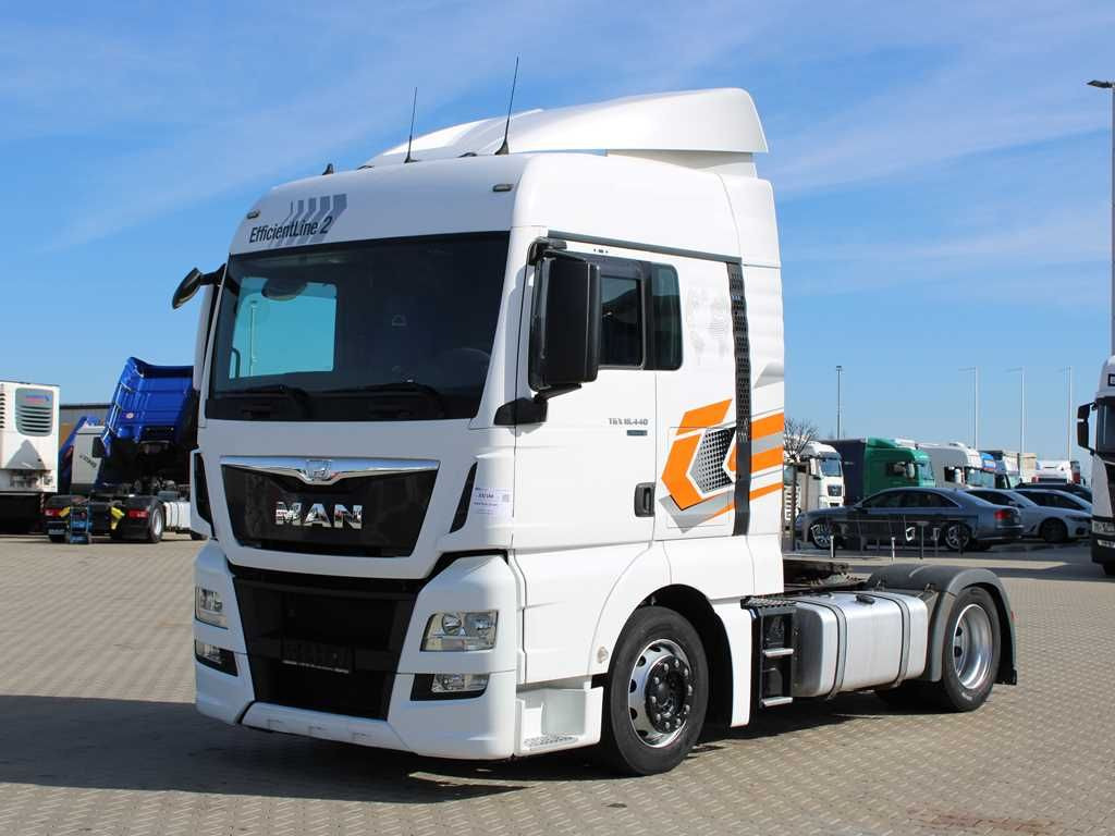 MAN TGX 18.440, LOWDECK, EURO 6 - Tractor unit: picture 1 MAN TGX 18.440, LOWDECK, EURO 6 - Tractor unit: picture 1