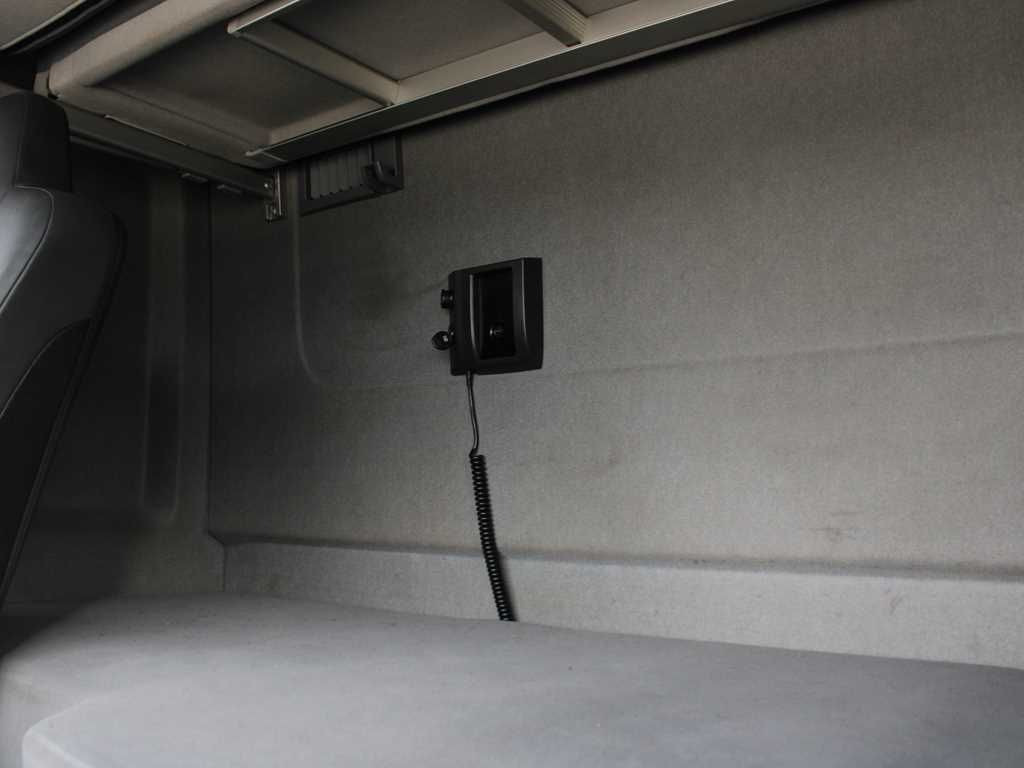 Tractor unit Renault T460, LOWDECK, EURO 6, PNEU 80%: picture 14