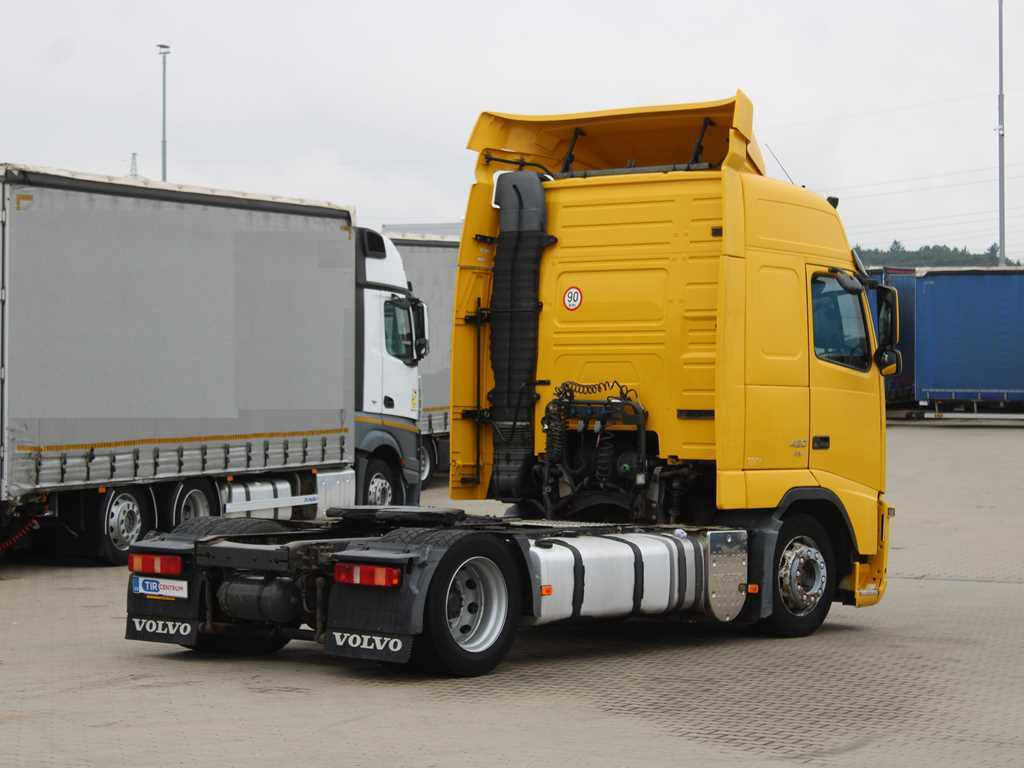 Volvo FH 420, EURO 5 EEV, LOWDECK, AIR SUSPENSION, VEB + - Tractor unit: picture 4 Volvo FH 420, EURO 5 EEV, LOWDECK, AIR SUSPENSION, VEB + - Tractor unit: picture 4
