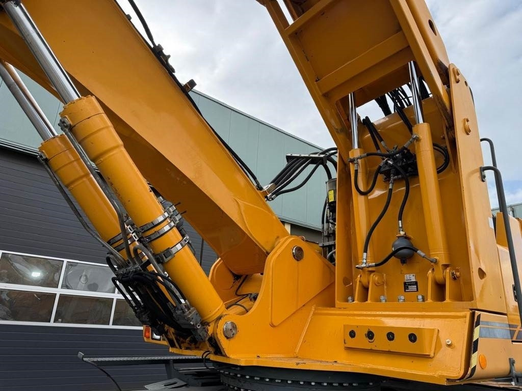 Waste/ Industry handler Liebherr A 924 C: picture 12