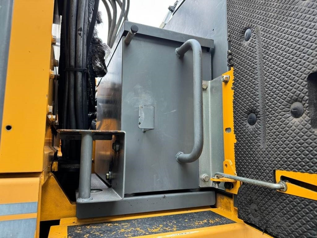 Waste/ Industry handler Liebherr A 924 C: picture 15