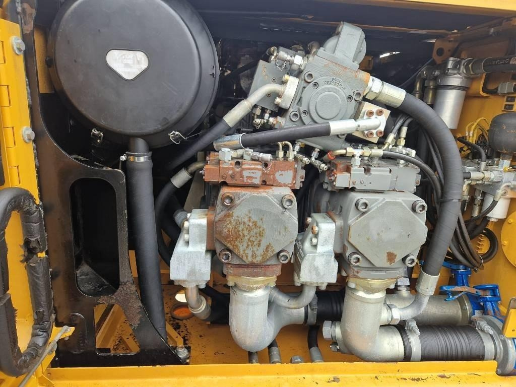 Waste/ Industry handler Liebherr R954C EW: picture 23