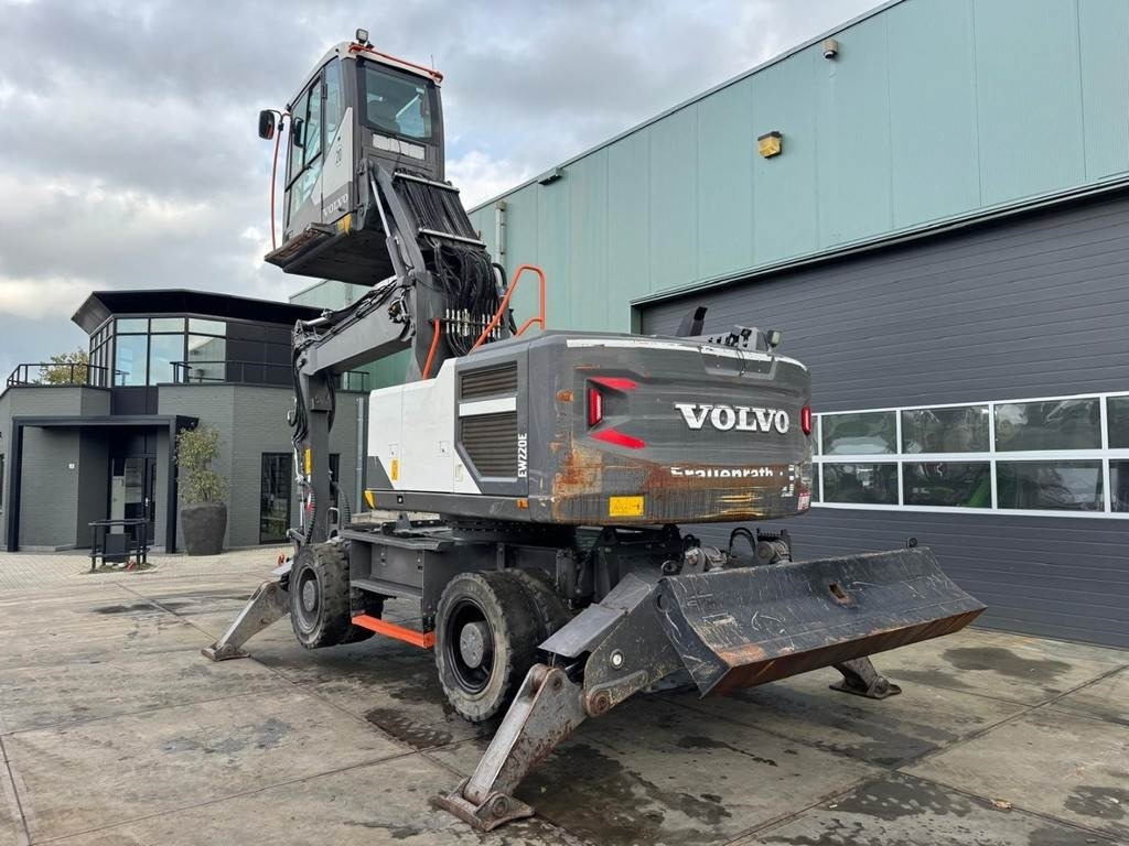 Volvo EW220 E - Waste/ Industry handler: picture 3 Volvo EW220 E - Waste/ Industry handler: picture 3