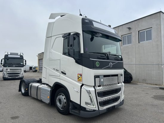 Volvo FH 460 E6, Low Deck , I Save I-Shift, Standklima - Tractor unit: picture 1 Volvo FH 460 E6, Low Deck , I Save I-Shift, Standklima - Tractor unit: picture 1