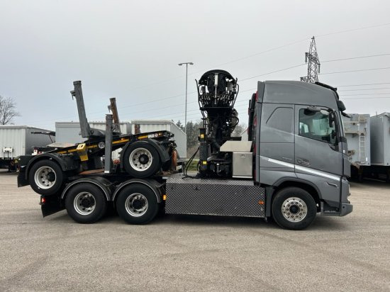 Volvo FH 16 650 6x4 Langholzzug + Doll M2K-9L Nachläufer mit Palfinger Epsilon S260C96, I-Shift, Retarder, - Logging truck, Crane truck: picture 4 Volvo FH 16 650 6x4 Langholzzug + Doll M2K-9L Nachläufer mit Palfinger Epsilon S260C96, I-Shift, Retarder, - Logging truck, Crane truck: picture 4