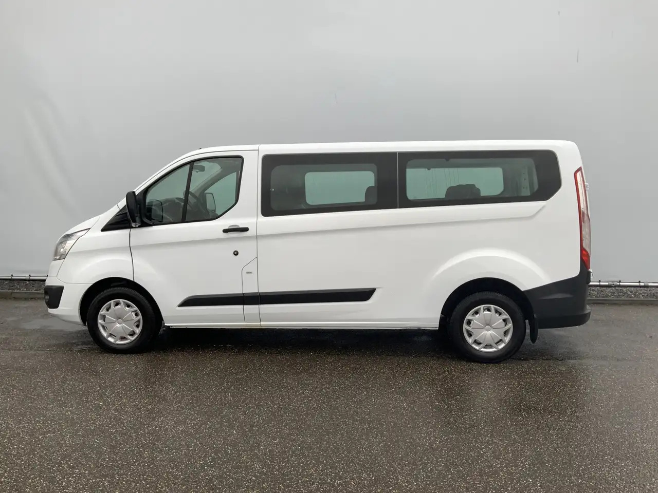 Ford Transit Custom 300 2.2 TDCI L2H1 (11000,- ex btw /ex bpm)Trend - Passenger van: picture 3 Ford Transit Custom 300 2.2 TDCI L2H1 (11000,- ex btw /ex bpm)Trend - Passenger van: picture 3