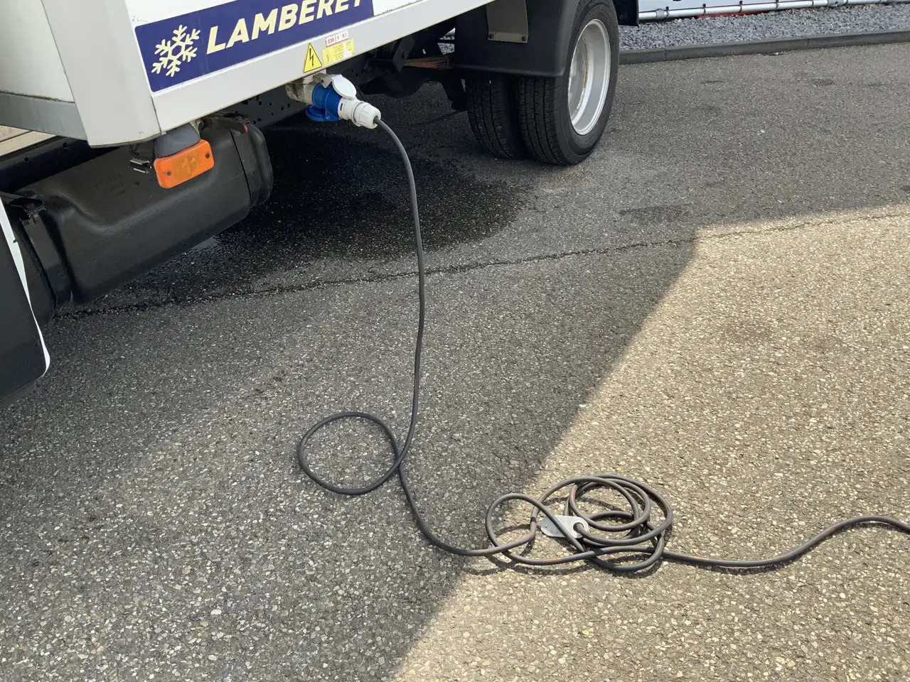 Iveco Daily 35C13 2.3 375 Automaat Koelmeubelbak Deuren Dag&Na - Refrigerated van: picture 2 Iveco Daily 35C13 2.3 375 Automaat Koelmeubelbak Deuren Dag&Na - Refrigerated van: picture 2