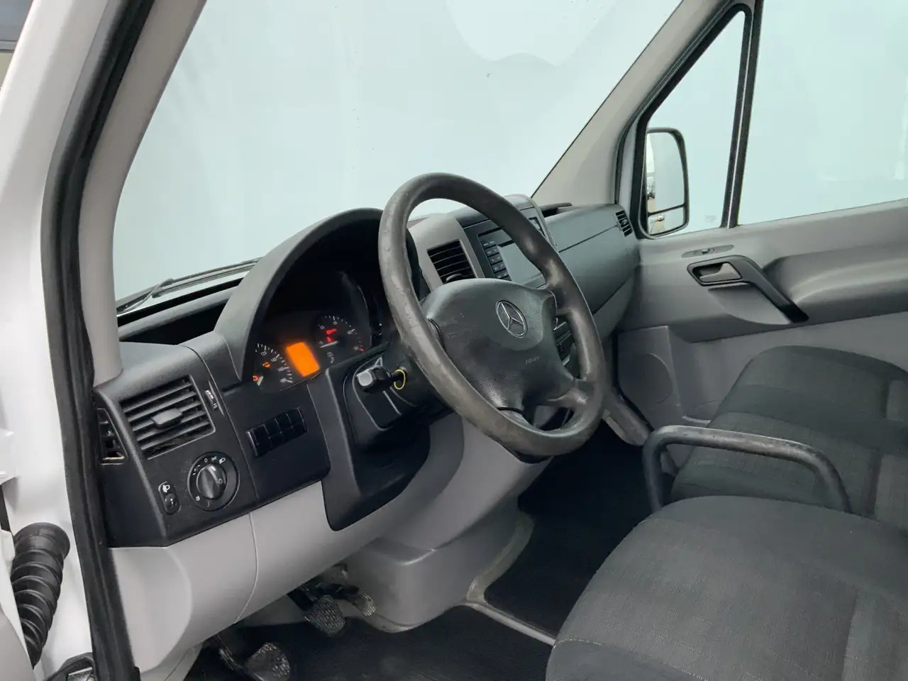 Mercedes-Benz Sprinter 313 2.2 CDI 366 L2 H2 Airco Camera 3Zits Trekhaak - Panel van: picture 5 Mercedes-Benz Sprinter 313 2.2 CDI 366 L2 H2 Airco Camera 3Zits Trekhaak - Panel van: picture 5
