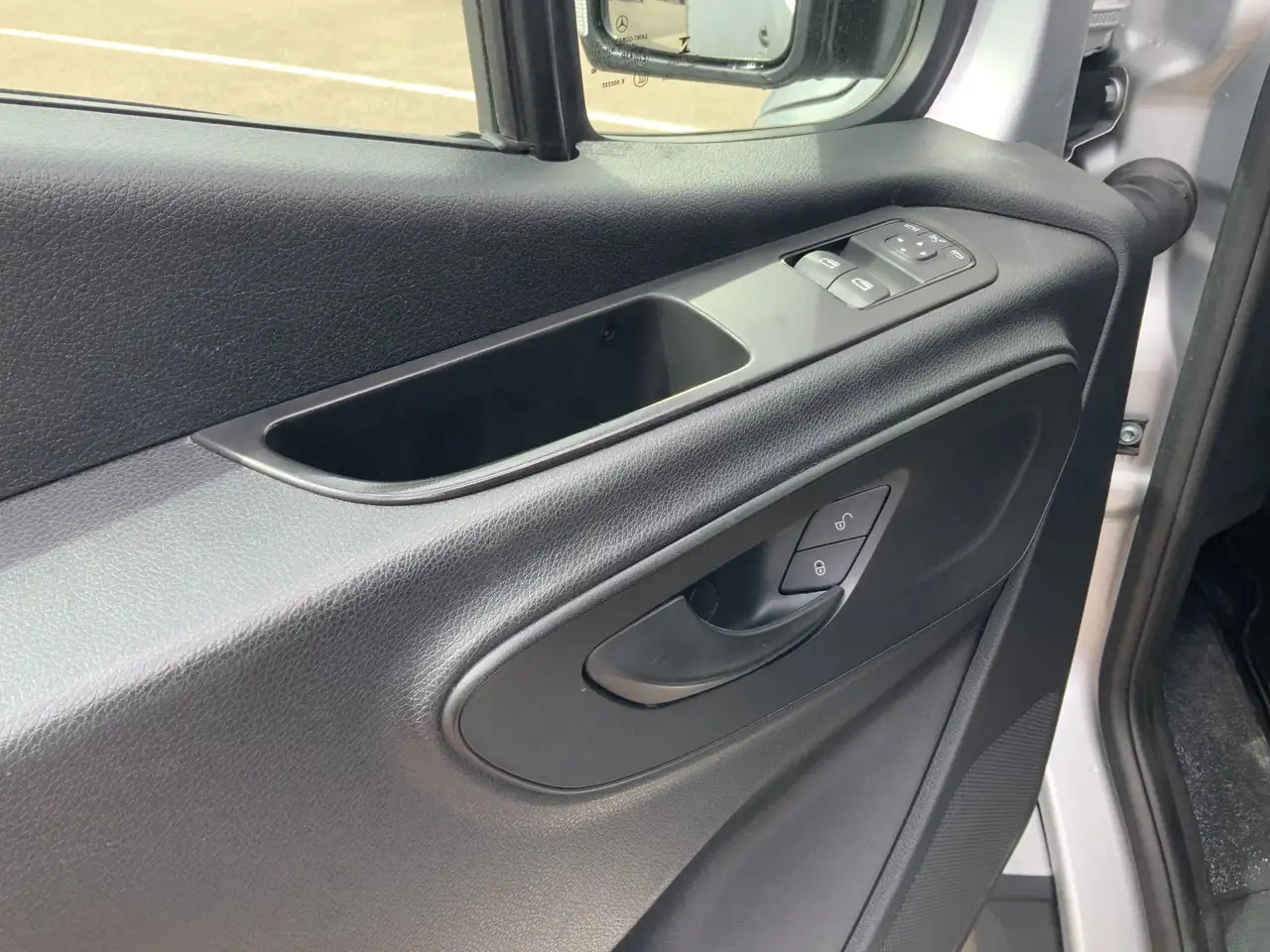 Panel van Mercedes-Benz Sprinter 315 1.9 CDI L2H2 Automaat 3 Zits Airco Navi Camera: picture 17 Panel van Mercedes-Benz Sprinter 315 1.9 CDI L2H2 Automaat 3 Zits Airco Navi Camera: picture 17