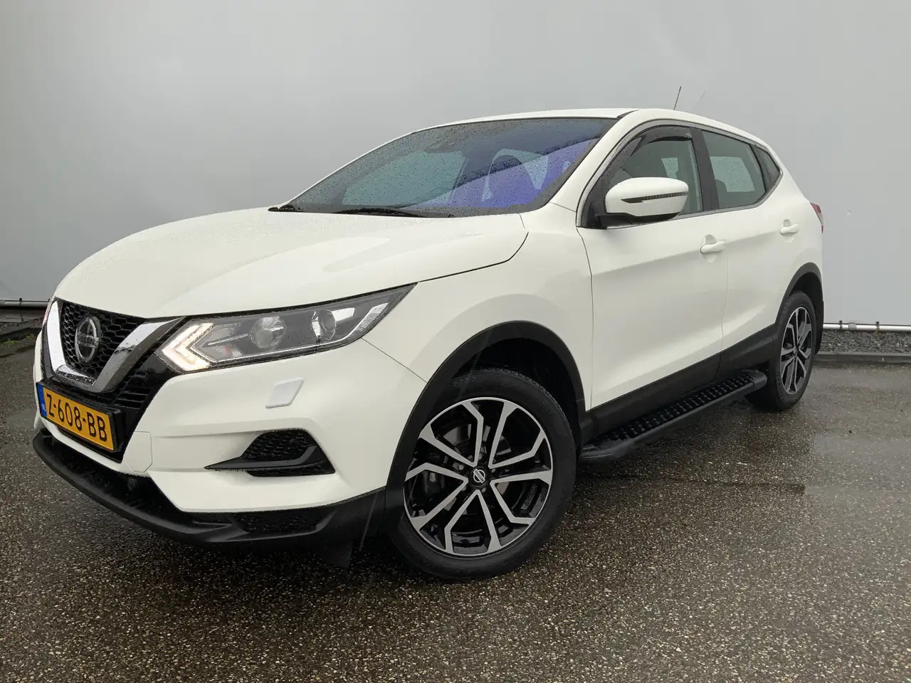 Nissan Qashqai 1.3 DIG-T Visia A SUV Airco Cruise Groot Scherm Na - SUV: picture 1 Nissan Qashqai 1.3 DIG-T Visia A SUV Airco Cruise Groot Scherm Na - SUV: picture 1