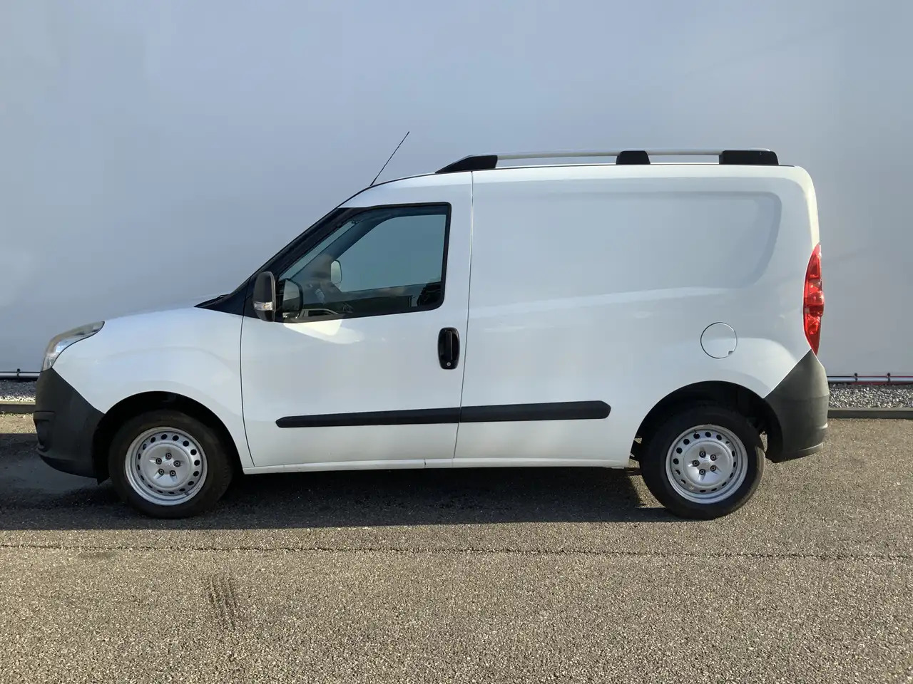 Opel Combo 1.3 CDTi L1H1 ecoFLEX Edition Airco Trekhaak 1000 - Small van: picture 3 Opel Combo 1.3 CDTi L1H1 ecoFLEX Edition Airco Trekhaak 1000 - Small van: picture 3