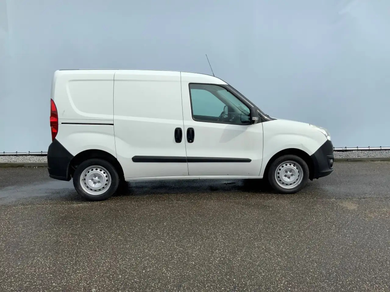 Opel Combo 1.3 CDTi L1H1 ecoFLEX Selection Airco Trekhaak 100 - Small van: picture 3 Opel Combo 1.3 CDTi L1H1 ecoFLEX Selection Airco Trekhaak 100 - Small van: picture 3