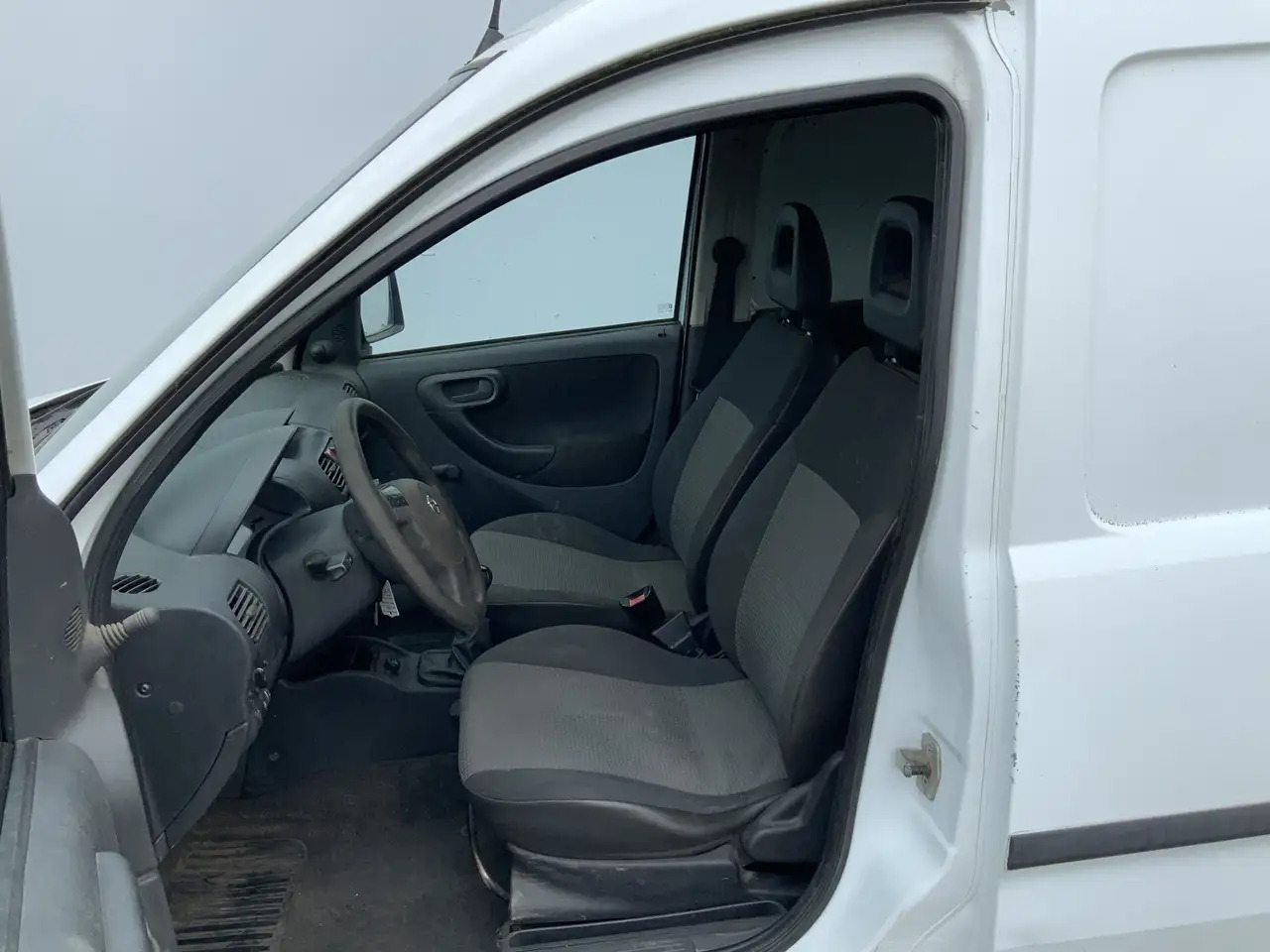 Opel Combo 1.3 CDTi Selection Trekhaak 1000 kg Euro 5 - Small van: picture 4 Opel Combo 1.3 CDTi Selection Trekhaak 1000 kg Euro 5 - Small van: picture 4