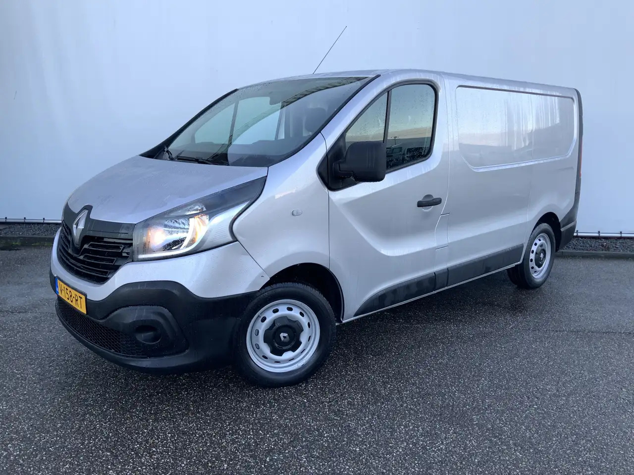 Renault Trafic 1.6 dCi T27 L1H1 Comfort Airco Cruise 3 Zits Trekh - Panel van: picture 1 Renault Trafic 1.6 dCi T27 L1H1 Comfort Airco Cruise 3 Zits Trekh - Panel van: picture 1