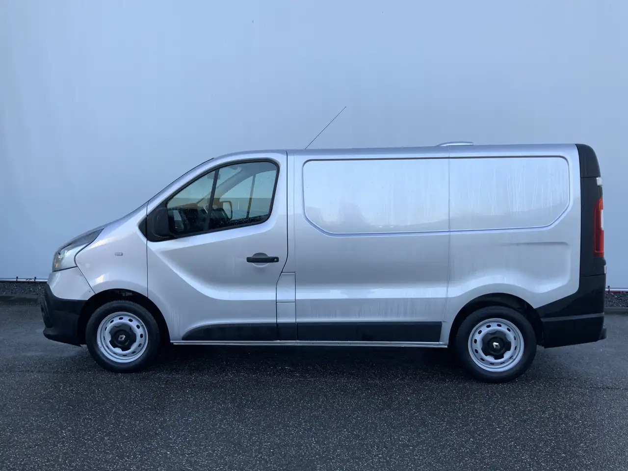 Renault Trafic 1.6 dCi T27 L1H1 Comfort Airco Cruise 3 Zits Trekh - Panel van: picture 3 Renault Trafic 1.6 dCi T27 L1H1 Comfort Airco Cruise 3 Zits Trekh - Panel van: picture 3