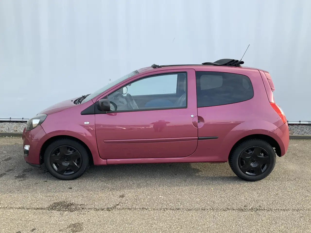 Renault Twingo 1.2 16V Collection, OPEN DAK!, Airco, Isofix, Blue - Hatchback: picture 2 Renault Twingo 1.2 16V Collection, OPEN DAK!, Airco, Isofix, Blue - Hatchback: picture 2