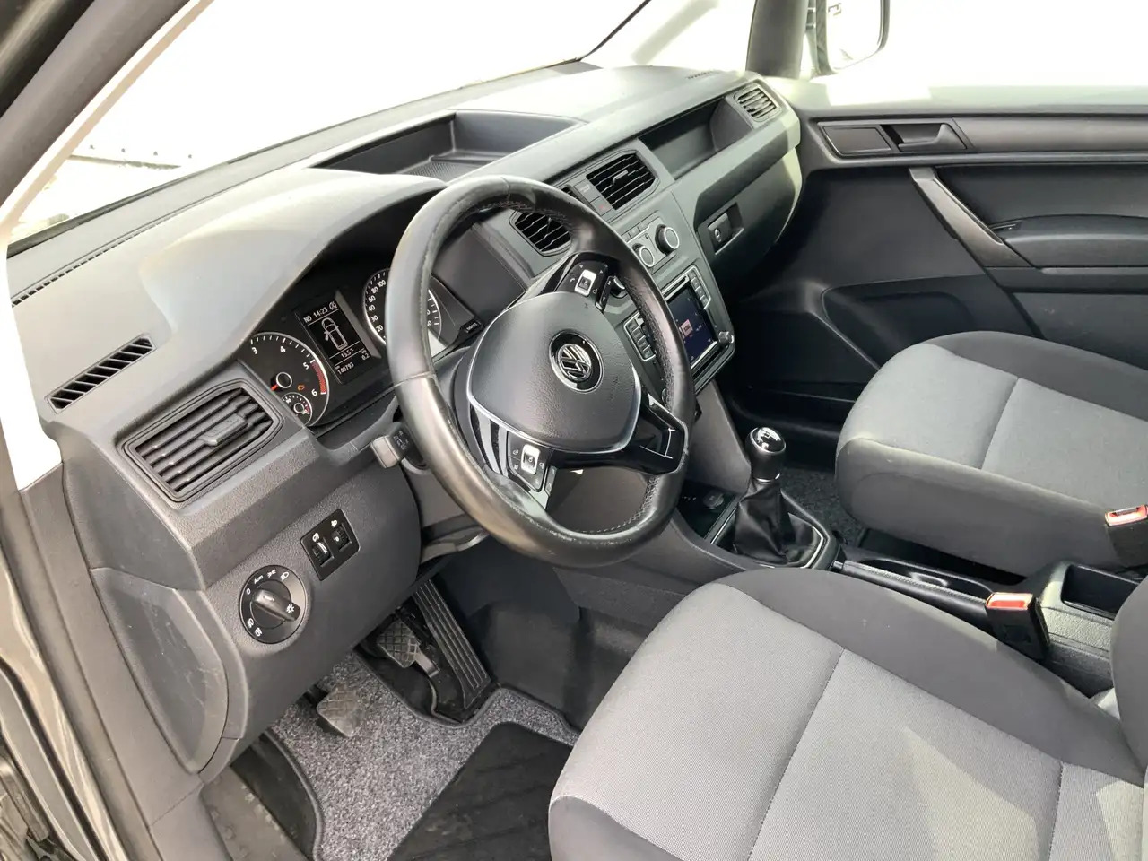 Volkswagen Caddy 2.0 TDI L2H1 BMT Maxi Exclusive Edtion Airco Navi - Small van: picture 5 Volkswagen Caddy 2.0 TDI L2H1 BMT Maxi Exclusive Edtion Airco Navi - Small van: picture 5