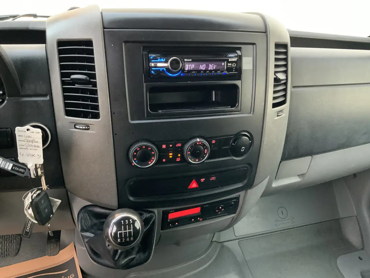 Volkswagen Crafter 35 2.0 TDI L3H1 Glasresteel Airco Cruise 3 Zits UI - Box van, Utility/ Special vehicle: picture 5 Volkswagen Crafter 35 2.0 TDI L3H1 Glasresteel Airco Cruise 3 Zits UI - Box van, Utility/ Special vehicle: picture 5