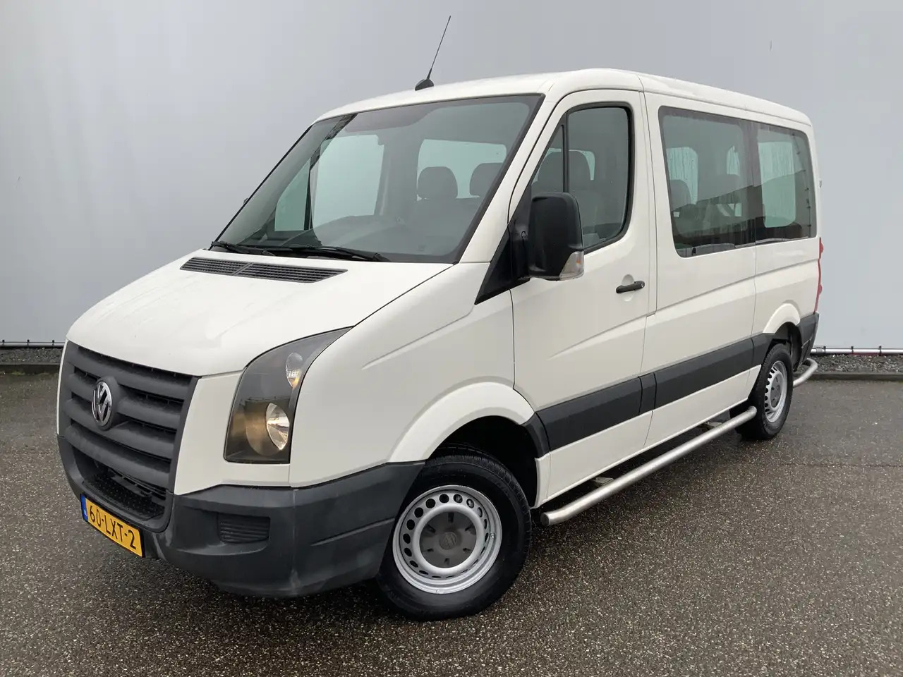 Volkswagen Crafter 35 2.5 TDI 9 persoons L1H1 Airco Side Bar Euro 4 - Passenger van: picture 1 Volkswagen Crafter 35 2.5 TDI 9 persoons L1H1 Airco Side Bar Euro 4 - Passenger van: picture 1