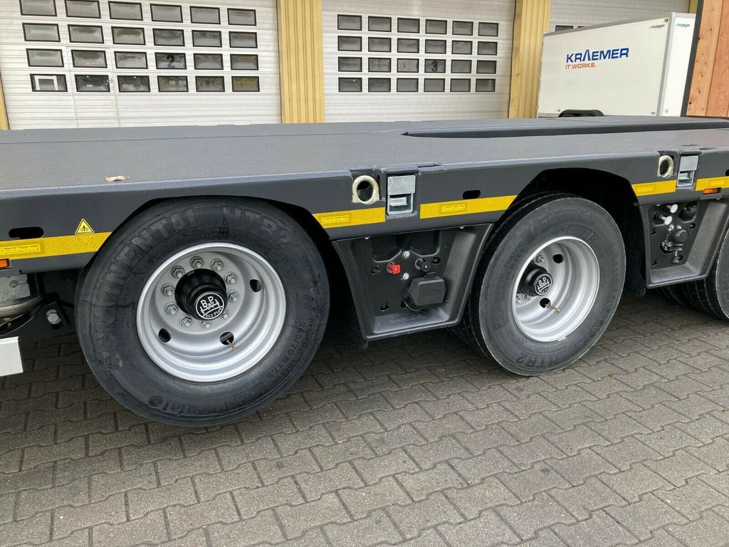 Goldhofer 3-Achs-Semi Stepstar mit hydr. Rampen - Low loader semi-trailer: picture 4 Goldhofer 3-Achs-Semi Stepstar mit hydr. Rampen - Low loader semi-trailer: picture 4