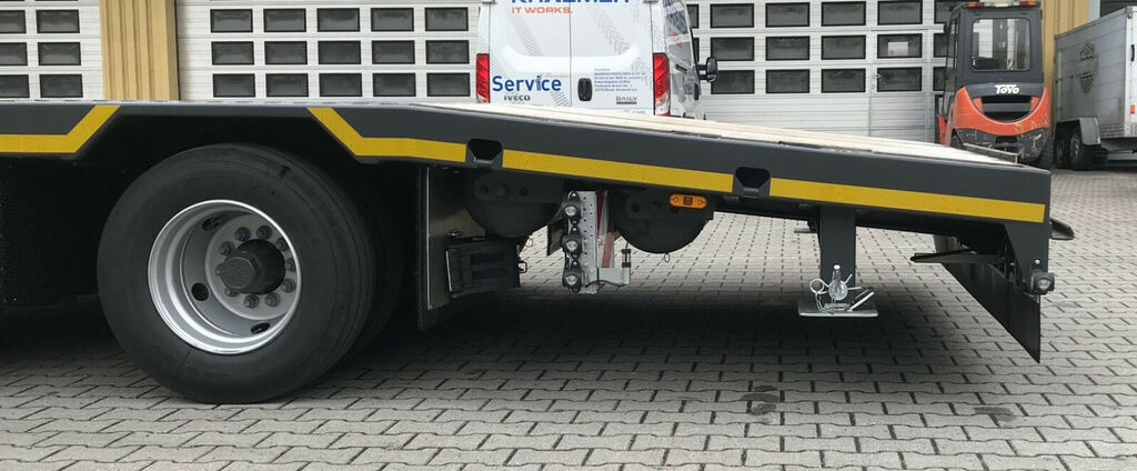 Meusburger 3-Achs-Semi-Satteltieflader Roadrunner Industrie - Low loader semi-trailer: picture 3 Meusburger 3-Achs-Semi-Satteltieflader Roadrunner Industrie - Low loader semi-trailer: picture 3