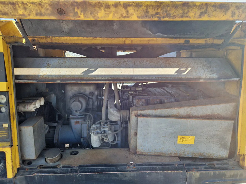 Air compressor Atlas-Copco XAS350DD VERY LOW HOURS: picture 8 Air compressor Atlas-Copco XAS350DD VERY LOW HOURS: picture 8