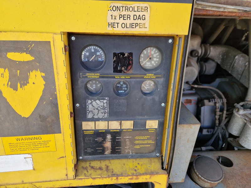 Air compressor Atlas-Copco XAS350DD VERY LOW HOURS: picture 6 Air compressor Atlas-Copco XAS350DD VERY LOW HOURS: picture 6