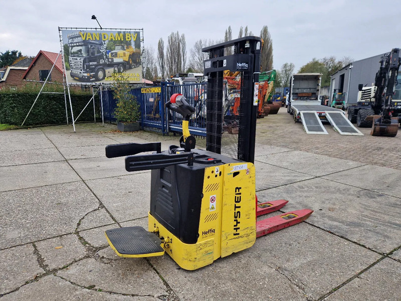Hyster S1.5S elektrische stapelaar - Stacker: picture 4 Hyster S1.5S elektrische stapelaar - Stacker: picture 4