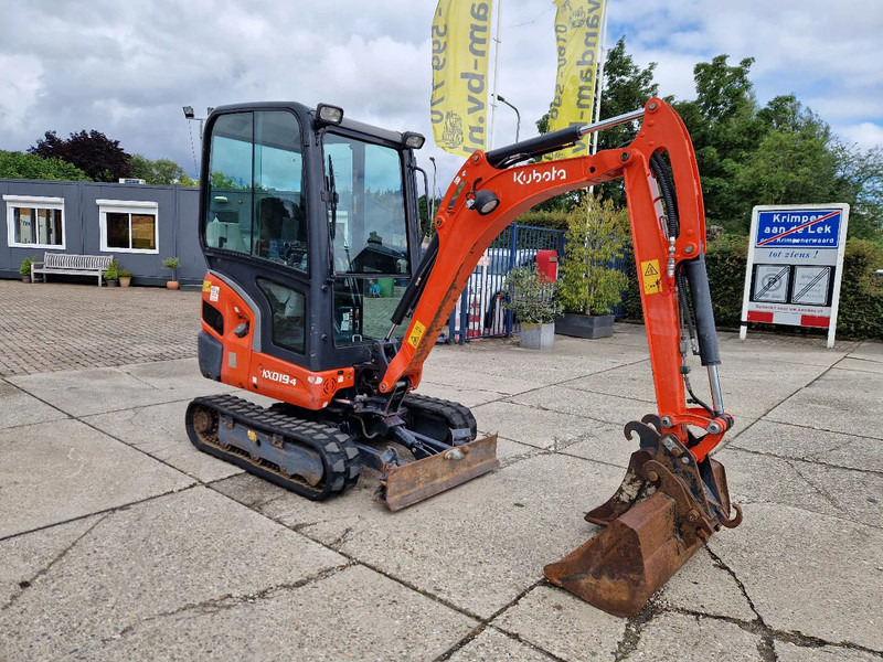 Kubota KX019-4 CW05 met 2 bakken - Mini excavator: picture 2 Kubota KX019-4 CW05 met 2 bakken - Mini excavator: picture 2