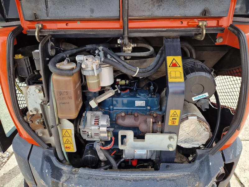 Kubota KX019-4 CW05 met 2 bakken - Mini excavator: picture 5 Kubota KX019-4 CW05 met 2 bakken - Mini excavator: picture 5