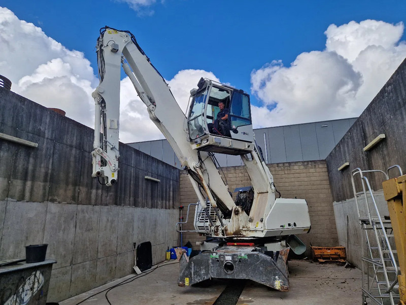 Sennebogen 821 overslagkraan - Waste/ Industry handler: picture 1 Sennebogen 821 overslagkraan - Waste/ Industry handler: picture 1