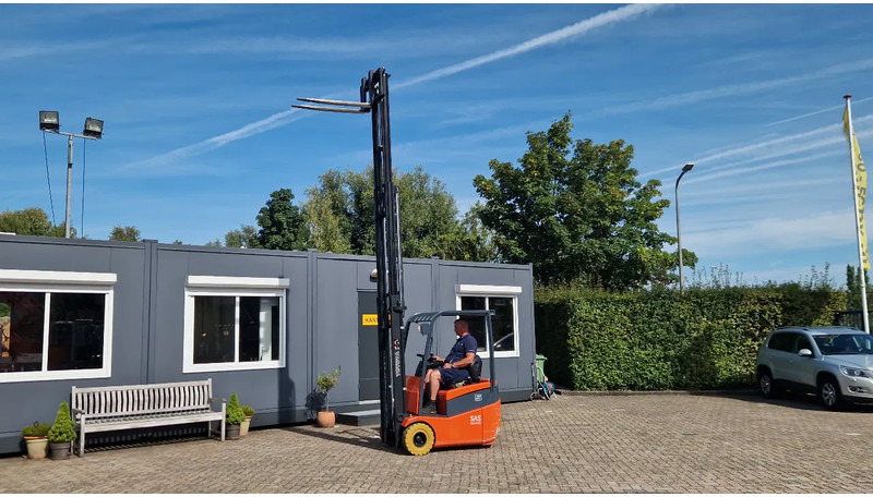 Electric forklift Toyota 1500 kg. elektrisch hefhoogte 5.00m.: picture 18 Electric forklift Toyota 1500 kg. elektrisch hefhoogte 5.00m.: picture 18