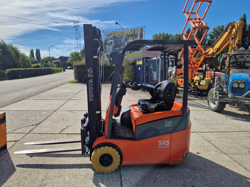 Electric forklift Toyota 1500 kg. elektrisch hefhoogte 5.00m.: picture 16 Electric forklift Toyota 1500 kg. elektrisch hefhoogte 5.00m.: picture 16