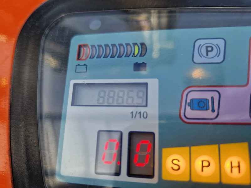 Electric forklift Toyota 1500 kg. elektrisch hefhoogte 5.00m.: picture 7 Electric forklift Toyota 1500 kg. elektrisch hefhoogte 5.00m.: picture 7