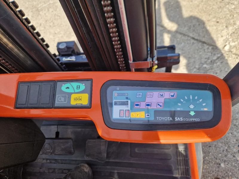 Electric forklift Toyota 1500 kg. elektrisch hefhoogte 5.00m.: picture 8 Electric forklift Toyota 1500 kg. elektrisch hefhoogte 5.00m.: picture 8