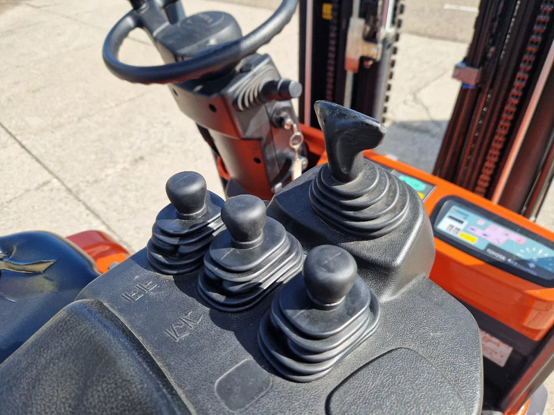 Electric forklift Toyota 1500 kg. elektrisch hefhoogte 5.00m.: picture 10 Electric forklift Toyota 1500 kg. elektrisch hefhoogte 5.00m.: picture 10