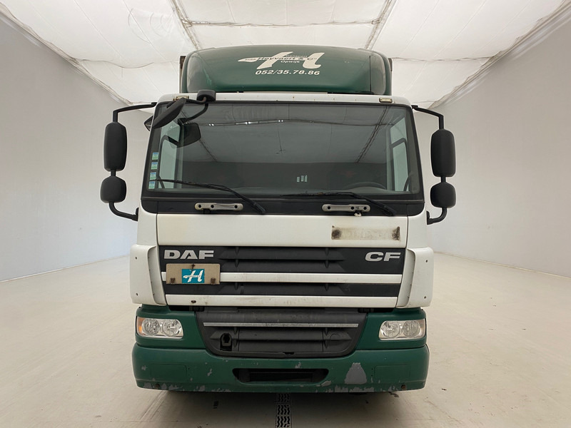 DAF CF75.250 - damaged engine - Box truck: picture 2 DAF CF75.250 - damaged engine - Box truck: picture 2