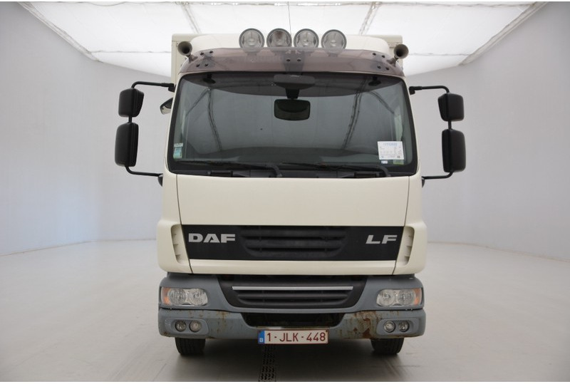 DAF LF45.180 - Box truck: picture 2 DAF LF45.180 - Box truck: picture 2