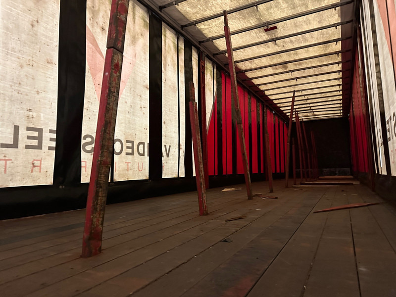LAG Tautliner - Curtainsider semi-trailer: picture 5 LAG Tautliner - Curtainsider semi-trailer: picture 5
