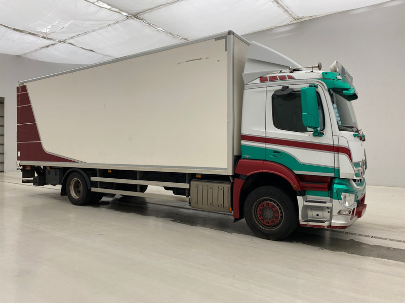 Mercedes-Benz Antos 1832* - Box truck: picture 3 Mercedes-Benz Antos 1832* - Box truck: picture 3