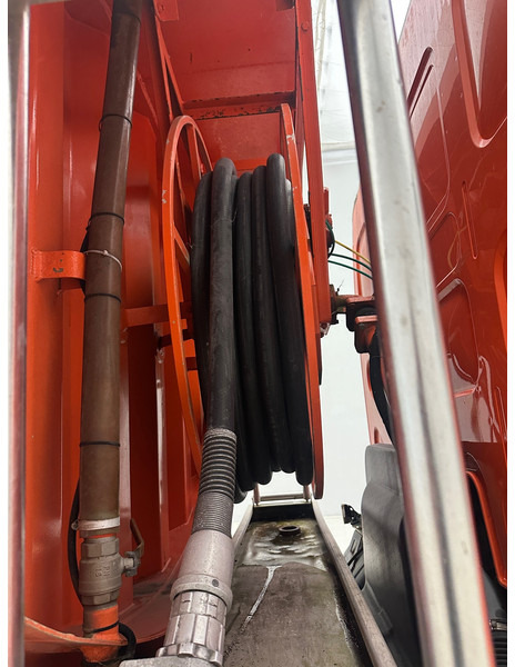 Renault Midlum 300 DXi - Tank truck: picture 5 Renault Midlum 300 DXi - Tank truck: picture 5