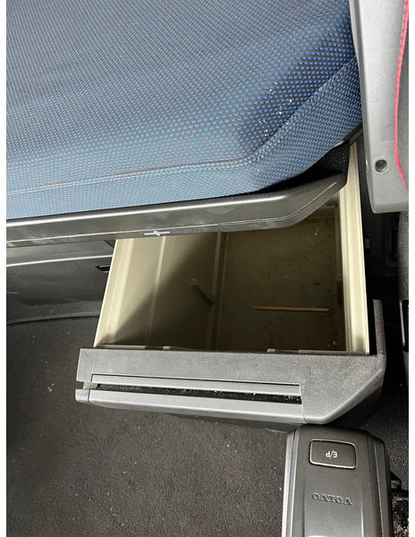 Tractor unit Volvo FH13.420 Globetrotter - ADR: picture 17