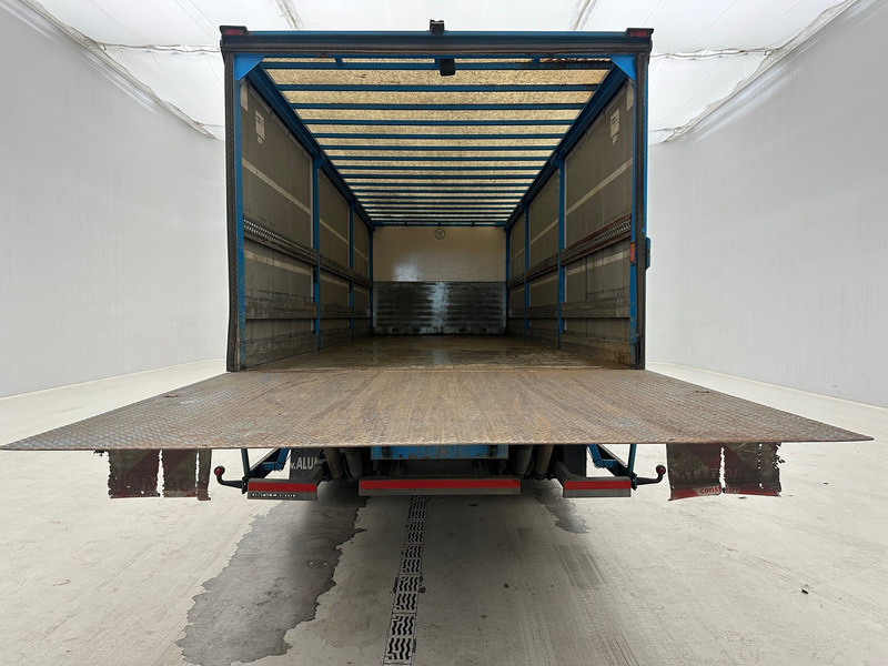 Volvo FE 320 - Curtainsider truck: picture 5 Volvo FE 320 - Curtainsider truck: picture 5