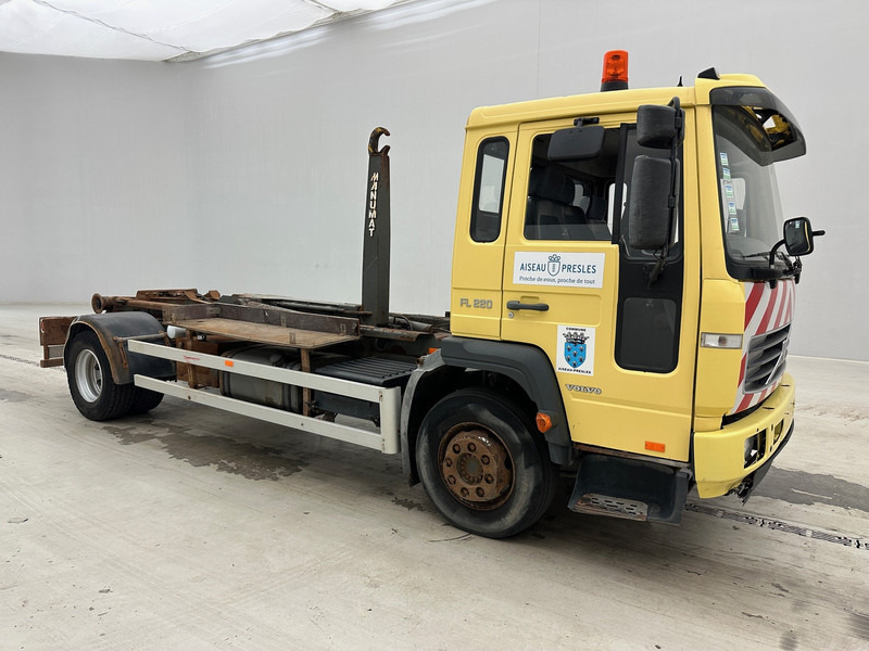 Volvo FL 220 - Hook lift truck: picture 3 Volvo FL 220 - Hook lift truck: picture 3