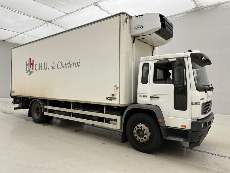 Volvo FL 220* - Refrigerator truck: picture 3 Volvo FL 220* - Refrigerator truck: picture 3