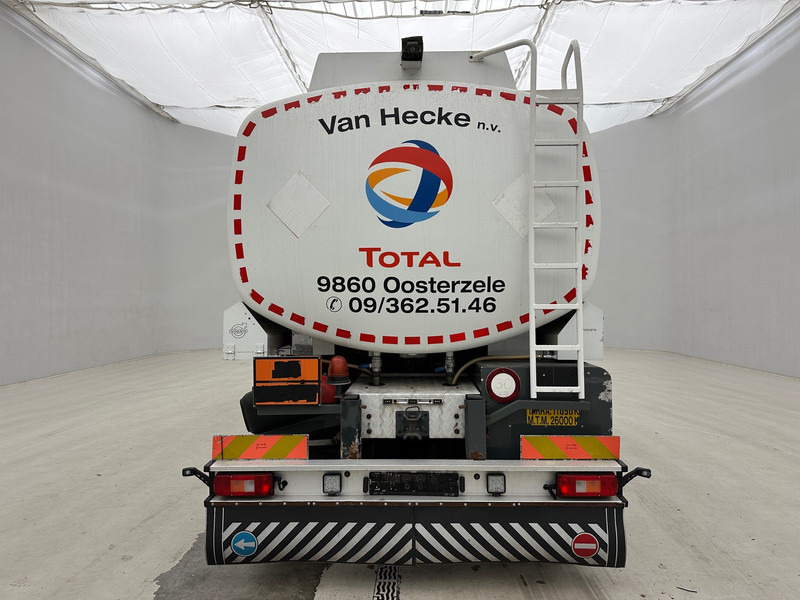 Volvo FM 300 - 6x2 - Tank truck: picture 5 Volvo FM 300 - 6x2 - Tank truck: picture 5