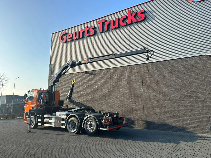 DAF CF 450 6X4H-4 BL + HYVA HAAKARMSYSTEEM + HMF 1320 K2-RCS KRAAN/KRAN/CRANE/GRUA - Hook lift truck, Crane truck: picture 3 DAF CF 450 6X4H-4 BL + HYVA HAAKARMSYSTEEM + HMF 1320 K2-RCS KRAAN/KRAN/CRANE/GRUA - Hook lift truck, Crane truck: picture 3