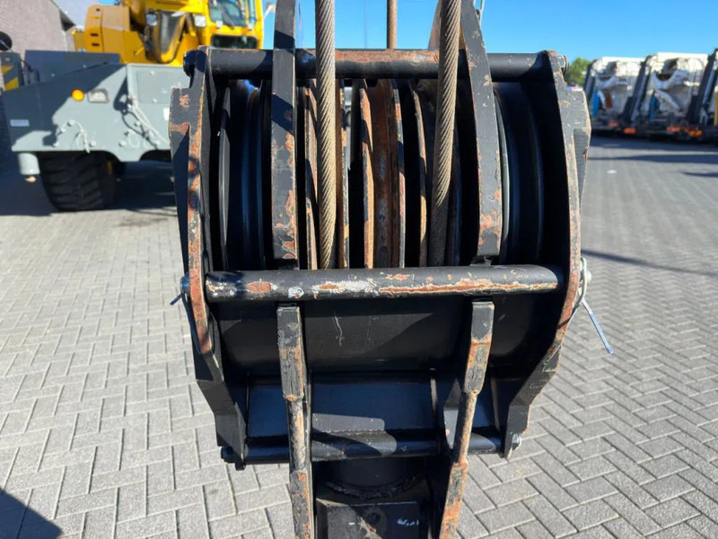 Rough terrain crane Grove RT8100 ROUGH TERRAIN CRANE: picture 15